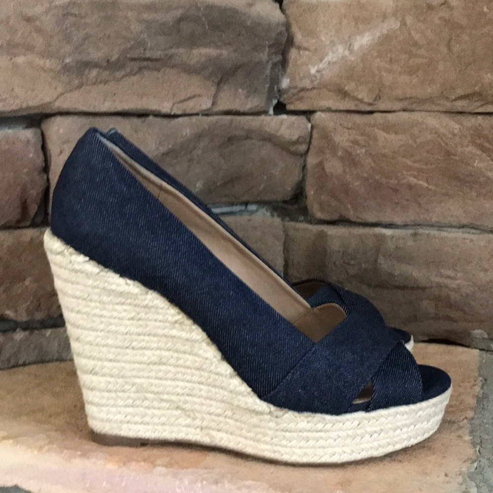 Vince Camuto Taryn Espadrille Wedge / SZ 8